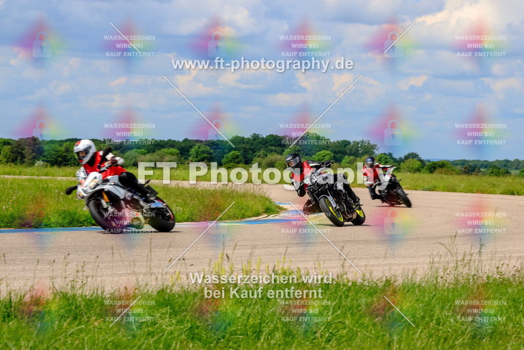 MotoTeam-0718 | Hier findet Ihr Bilder von Touristenfahrten auf der Nürburgring Nordschleife oder von anderen Veranstaltungen die ich besucht habe. Viel Spass beim Durch Schauen 