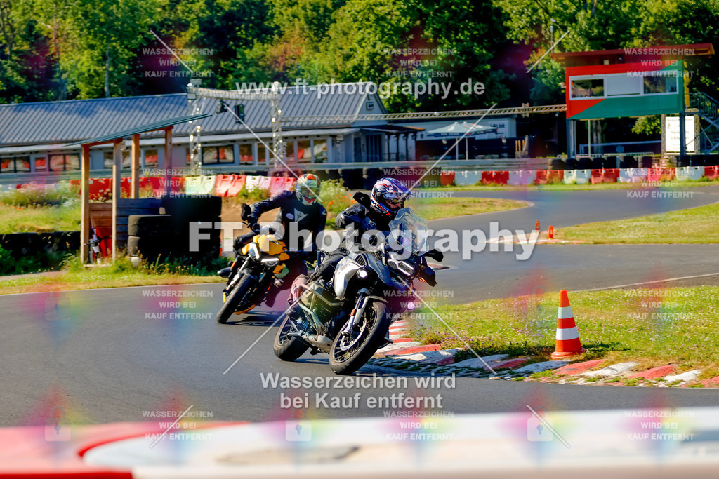 _MOT5252 | Hier findet Ihr Bilder von Touristenfahrten auf der Nürburgring Nordschleife oder von anderen Veranstaltungen die ich besucht habe. Viel Spass beim Durch Schauen 