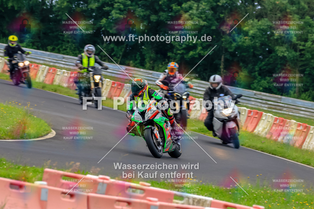 VBK-6562 | Hier findet Ihr Bilder von Touristenfahrten auf der Nürburgring Nordschleife oder von anderen Veranstaltungen die ich besucht habe. Viel Spass beim Durch Schauen 