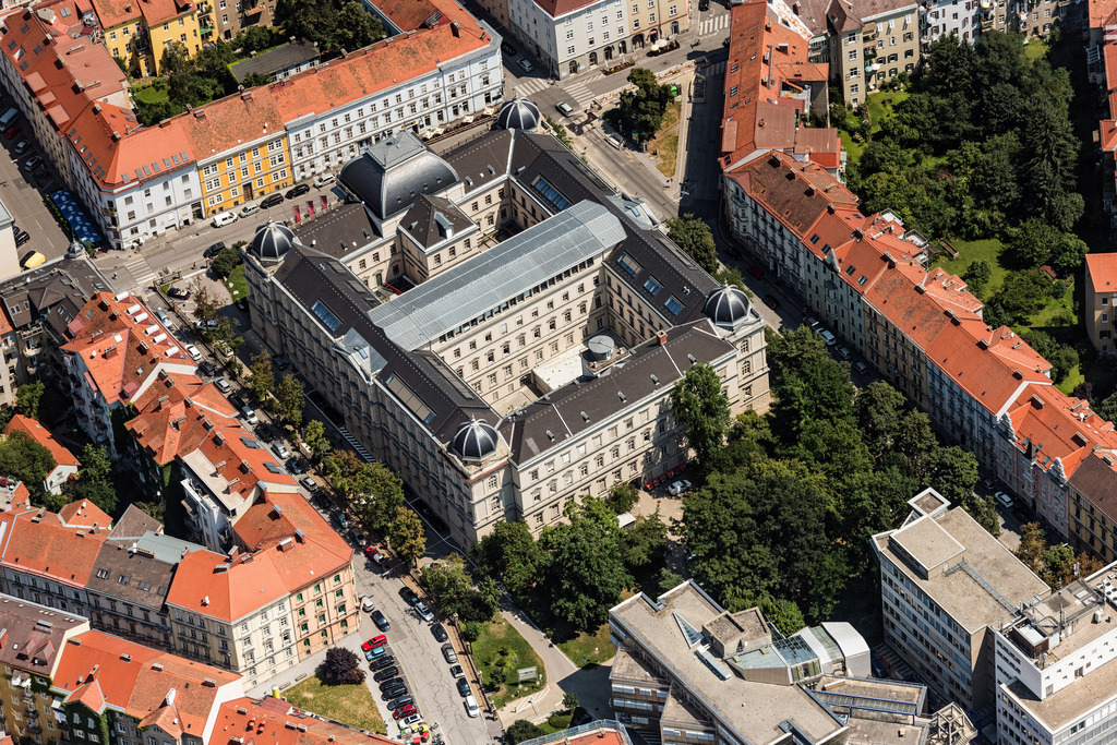dr__0012167.jpg | GRAZ 20.07.2018 Campus- Gebäude der Universität Technische Universität Graz in Graz in Steiermark, Österreich. // Campus building of the university Technische Universitaet Graz in Graz in Steiermark, Austria. Foto: Daniel Reiter