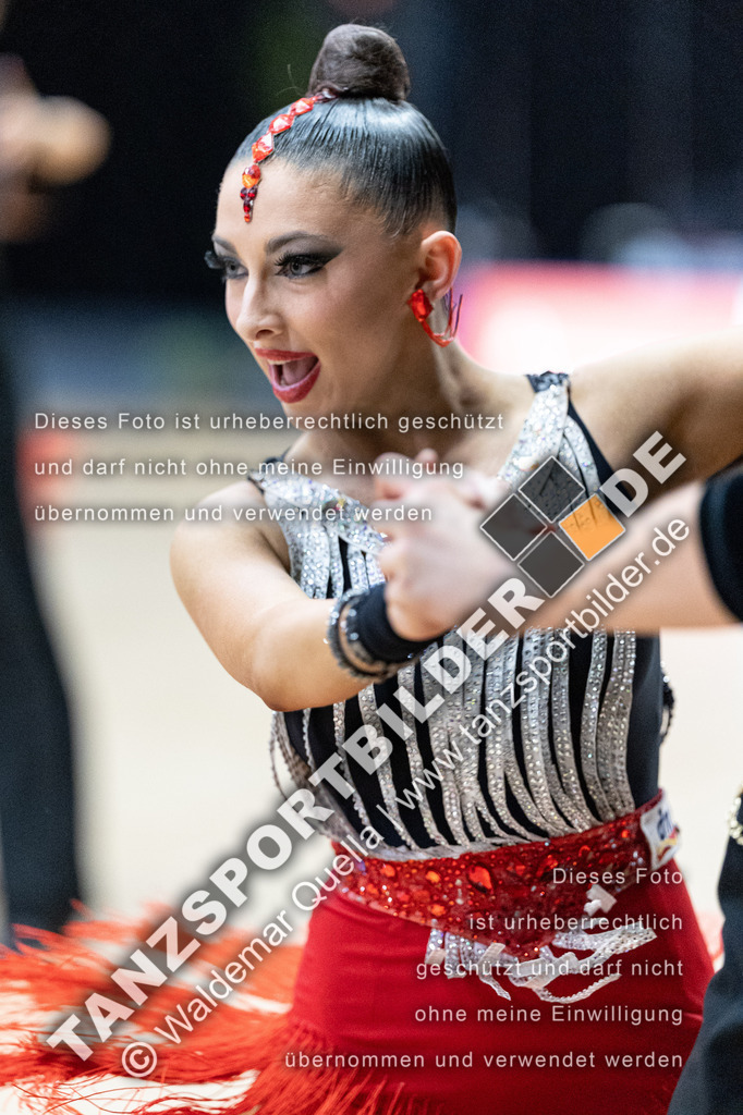 20240406-12882 | Hier finden Sie Tanz Bilder vom Latein und Standard Formationen tanzen. Sportbilder vom Tanzsport. Schöne Fotos und von Weltmeisterschaft, Europameisterschaft, Bundesliga, Regionalliga, Oberliga und Landesliga sowie von GOC Stuttgart, DanceComp, WM Bremen