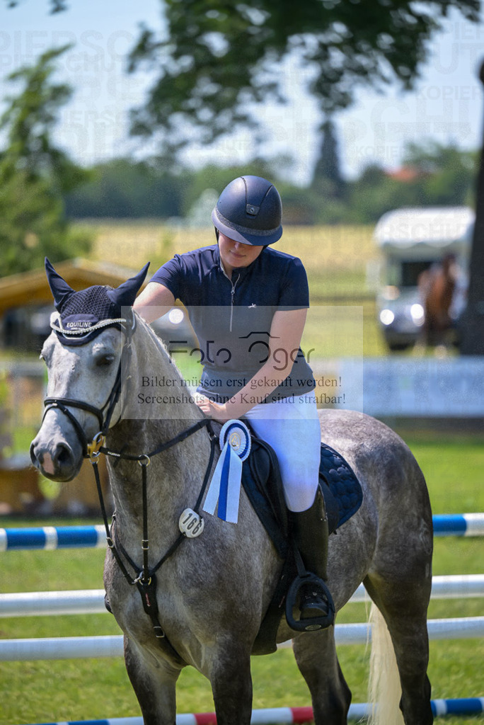 Reitturnier Voxtrup | Entdecke hochwertige Reitturnierfotos von Foto Oger. Professionell, emotional und authentisch – jetzt Lieblingsmomente im Shop bestellen.Deutschlandweite Turnierfotografie. - Realisiert mit Pictrs.com