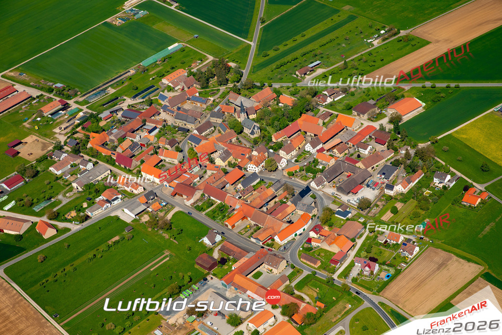 Das Luftbild zeigt : Westheim Biebelried - Die Luftaufnahme wurde 2024 vom UL-Flugzeug aus erstellt ( keine Drohne ) - Hochauflösende Luftaufnahme - Für grossformatige Ausdrucke geeignet. Die Geschenkidee !Mit Lizenz und Bildrechte bestellbar
