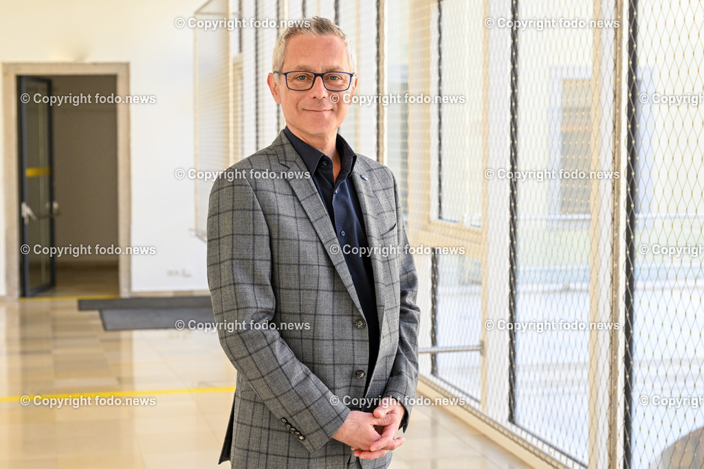 Pressekonferenz AMS Ooe_ Fuehrungswechsel im AMS Ooe_ 25.04.2023-2 | 25.04.2023, Presseclub Linz, AUT, Pressekonferenz AMS Ooe, Fuehrungswechsel im AMS Ooe, im Bild Markus Litzlbauer (Stv. Landesgeschaeftsfuehrer des Arbeitsmarktservice Ooe)