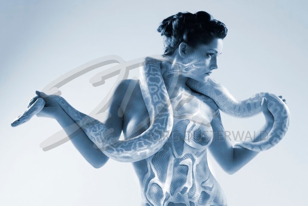 AnimalArt-SNAKE_4952b | #007 | Modell: Janina | Foto: Rafael Melson - Realisiert mit Pictrs.com
