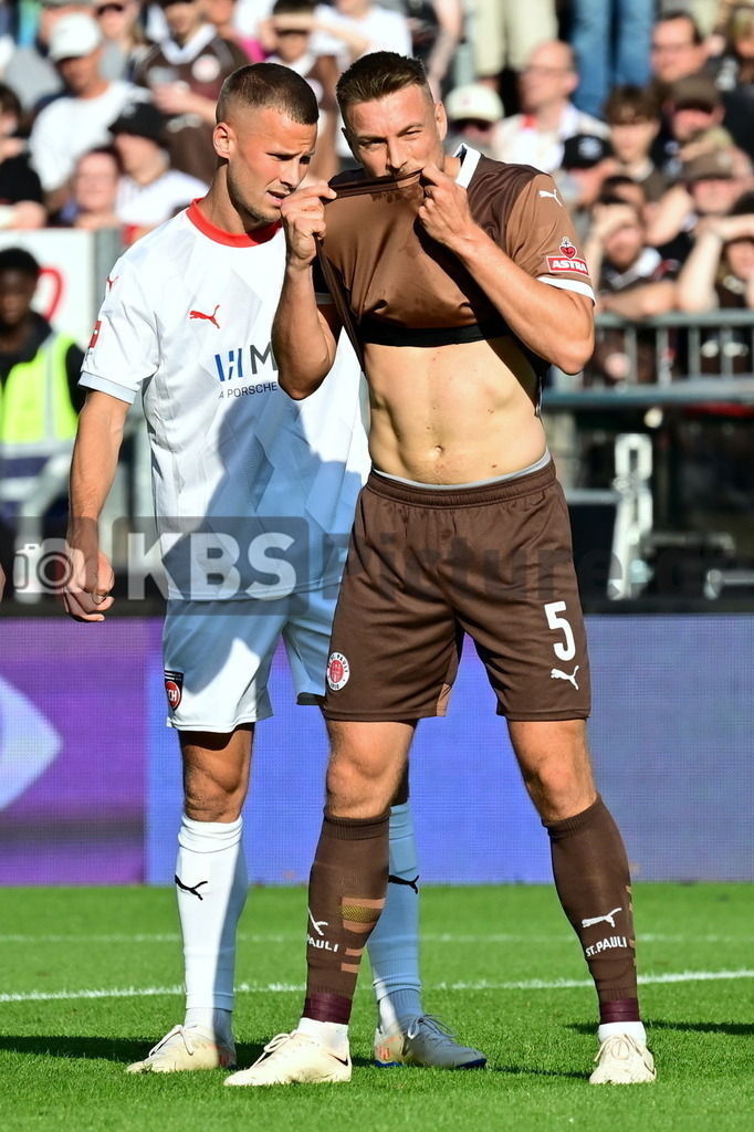 KBS Picture_FCStPauli-Heidenheim_037 | Wahl Hauke (St.Pauli) ,Sportplatz :  Millerntor Stadion, - Realisiert mit Pictrs.com