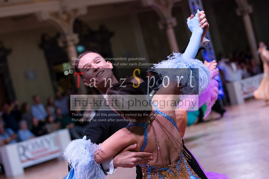 20240706_WDSF_RS_Std_9754 | Tanzsportbilder, Standardtanz, Lateintanz, WDSF, DTV, LTVB, dancecomp, goc, hessen tanzt, blaues band der spree, walzer, tango, wiener walzer, slowfox, quickstepp, samba, rumba, cha-cha-cha, paso doble. jive, hd-kroft photography, turniertanzsport