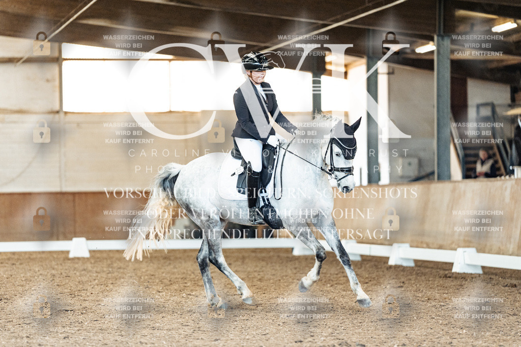 CK909676 | Turnierfotografie Pferdefotografie Trier Rheinland-Pfalz Pferdesport Reitsport Tierfotografie Sportfotografie Pferdevideo Pferdevideografie Equestrianvideography equestrianphotography  - Realisiert mit Pictrs.com