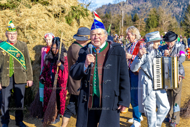 Bärentreiben in Steuerberg | Bildershop von pixelworld.at - Realisiert mit Pictrs.com