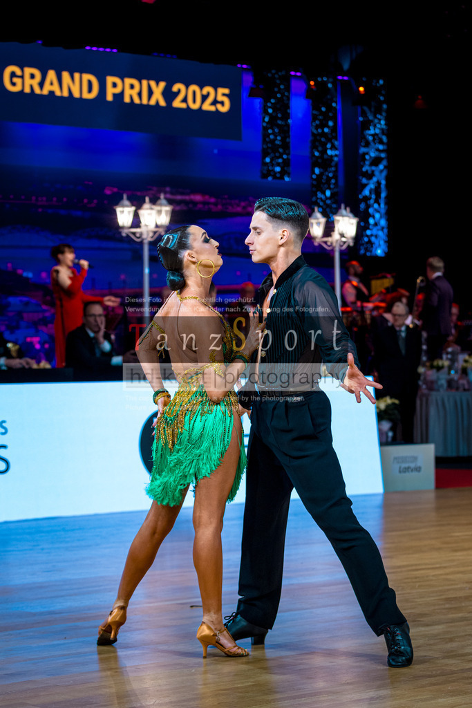 20251213_Baltic-GP_1946-2 | Tanzsportbilder, Standardtanz, Lateintanz, WDSF, DTV, LTVB, dancecomp, goc, hessen tanzt, blaues band der spree, walzer, tango, wiener walzer, slowfox, quickstepp, samba, rumba, cha-cha-cha, paso doble. jive, hd-kroft photography, turniertanzsport