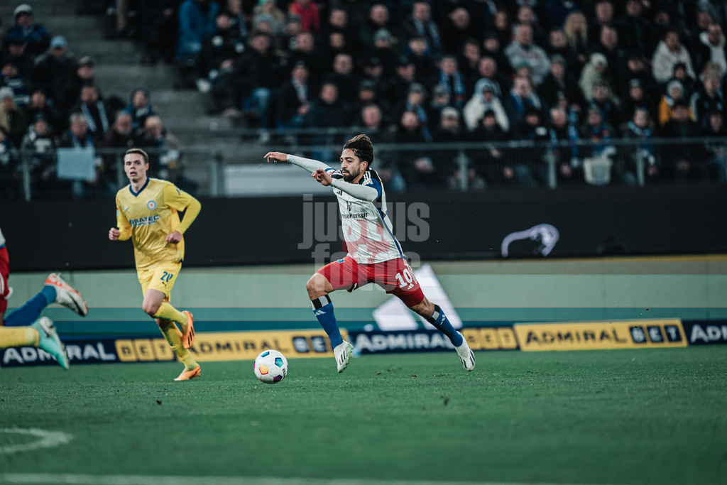Fußball | Männer | Saison 2023/2024 | 2. Fußball-Bundesliga | 14. Spieltag | Hamburger SV vs. Eintracht Braunschweig | 24.11.2023 | Immanuel Pherai (#10, HSV)