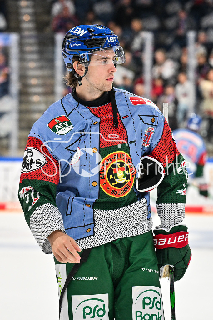 Nürnberg Ice Tigers - Augsburger Panther | im Bild Thomas SCHEMITSCH (Augsburger Panther #62) beim warmup vor der Partie im neuen Aufwärmtrikot der Panther - 1. AEV Fancub / Einzelfoto / Freisteller / DEL: Nürnberg Ice Tigers - Augsburger Panther; PSD Bank Nürnberg ARENA am 12.09.2025