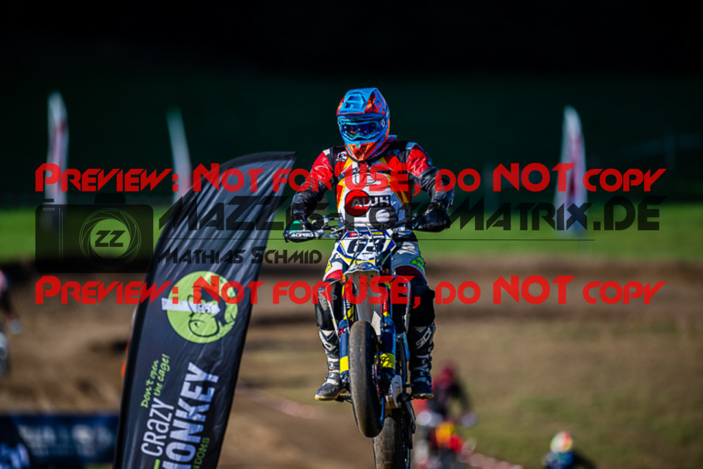 MaZZes_FotoMatrix_220903_8901 | UE40