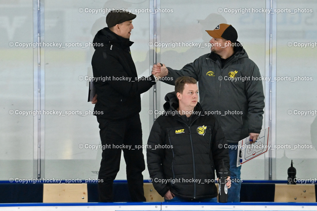 ESC Steindorf vs. EC Hornets Spittal 25.2.2024 | Headcoach EC Hornets Spittal ORZETEK Florian, Assistentcoach EC Hornets Spittal Buchbauer Thomas, Sportlicher Leiter EC Hornets Spittal Bodner Martin, ESC Steindorf vs. EC Hornets Spittal 25.2.2024, ESC Steindorf vs. EC Hornets Spittal 25.2.2024 am 25.02.2024 in Steindorf (Ossiachersee Halle), Austria, (Photo by Bernd Stefan)