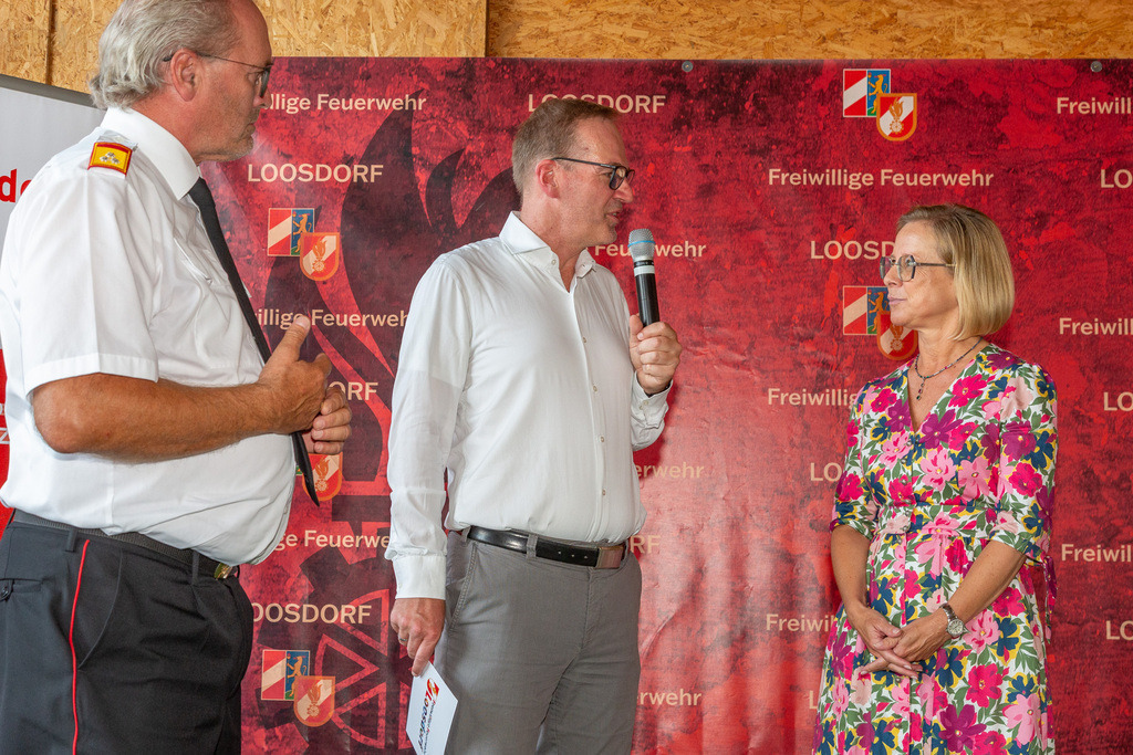 Festakt_041 | Fotodoku des Festaktes im FF-Haus Loosdorf anlässlich der Auszeichnung der Helfer und Hilfsorganisationen  der Hochwasserkatastrophe September 2024