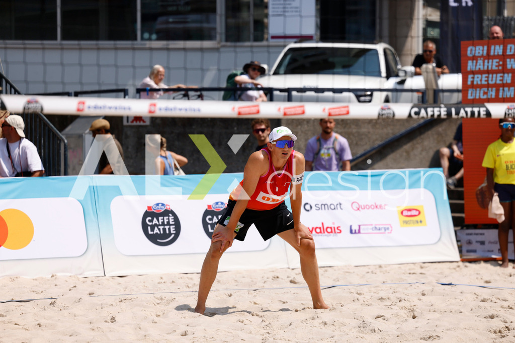 Obi BeachTour 2026 - Basel | BASEL, SWITZERLAND - JULY 19: LAURENZ LEITNER (AUT) during the Obi BeachTour 2026 match between LEITNER / KINDL (AUT) and BREER / KÄLIN (SUI) at Barfüsserplatz on July 19, 2026 in Basel, Switzerland. - Realisiert mit Pictrs.com