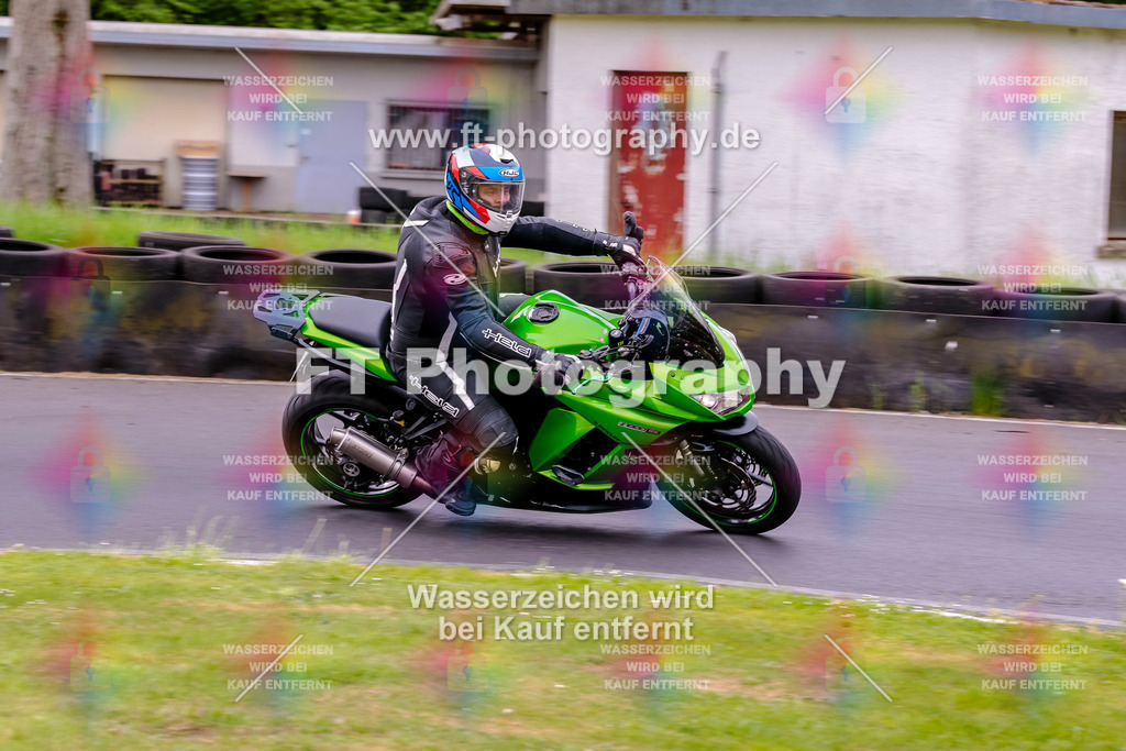 MotoTeamVBK-20558 | Hier findet Ihr Bilder von Touristenfahrten auf der Nürburgring Nordschleife oder von anderen Veranstaltungen die ich besucht habe. Viel Spass beim Durch Schauen 