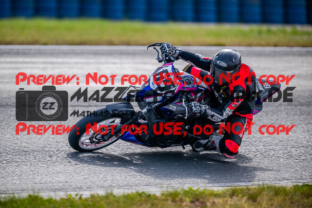 MaZZes_FotoMatrix_220520_1154 | Fotograf Mathias Schmid
Sportfotograf,
Eventfotograf,
Hochzeitsfotograf,
Portraitfotograf