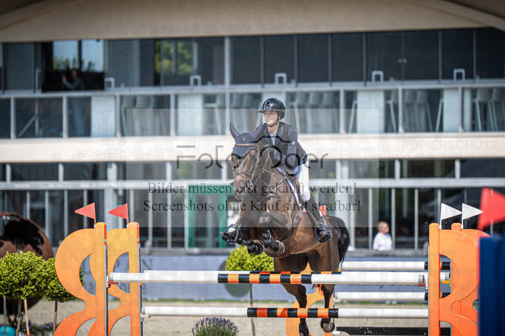 DOS_2427 | Entdecke hochwertige Reitturnierfotos von Foto Oger. Professionell, emotional und authentisch – jetzt Lieblingsmomente im Shop bestellen.Deutschlandweite Turnierfotografie. - Realisiert mit Pictrs.com