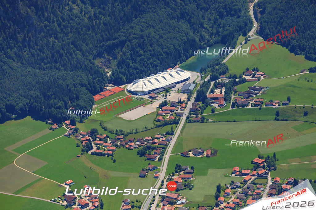 Luftbild von Aicher_arena Inzell - Luftaufnahme wurde 2017 von https://frankenair.de mittels Flugzeug (keine Drohne) erstellt - die Geschenkidee