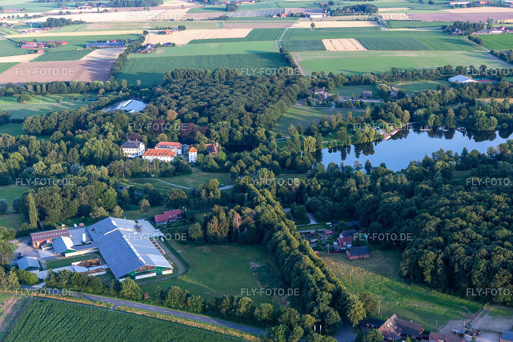 Pröbstingsee | Luftbild: Pröbstingsee im Ortsteil Hoxfeld in Borken im Bundesland Nordrhein-Westfalen in Deutschland. Foto: IMG_008030.jpg vom 12.07.2020 durch Werner Riehm/FLY-FOTO.de - Realisiert mit Pictrs.com
