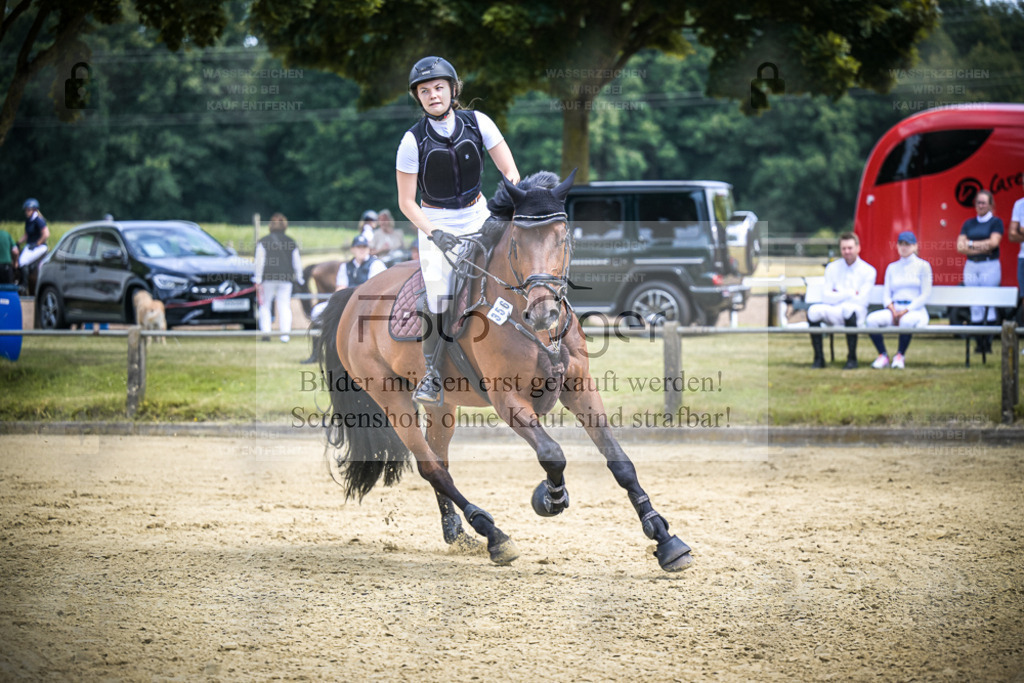 DOS_9660 | Entdecke hochwertige Reitturnierfotos von Foto Oger. Professionell, emotional und authentisch – jetzt Lieblingsmomente im Shop bestellen. - Realisiert mit Pictrs.com