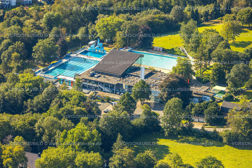 Velbert240811897Neviges | Luftbild, Panoramabad, Hallenbad und Freibad mit Badegästen, Neviges, Velbert, Ruhrgebiet, Nordrhein-Westfalen, Deutschland