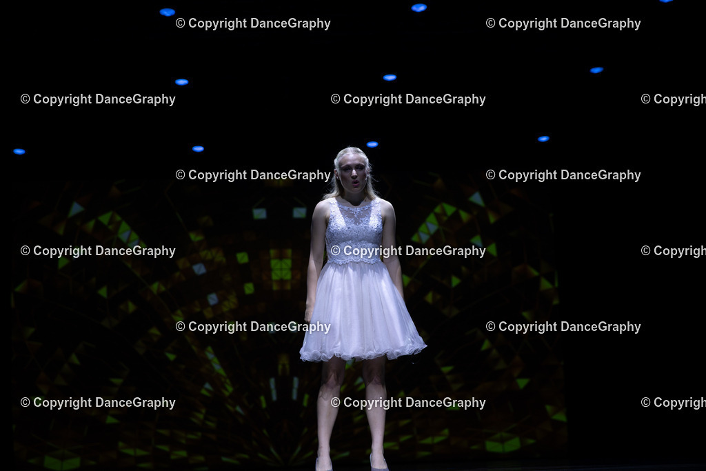 GPHY5890 | DanceGraphy - Realisiert mit Pictrs.com