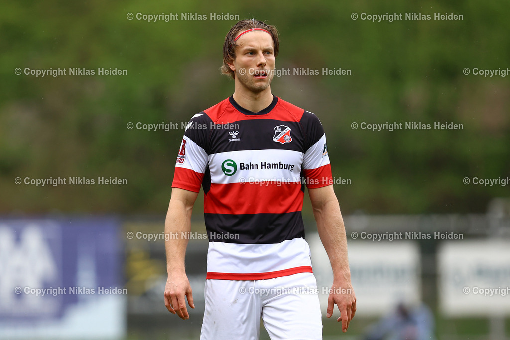NH_Altona93_BWLohne_RegionalligaNord_18042026 | #17 Rasmus Tobinski (Altona 93)Fußball I Herren I Regionalliga Nord I Saison 2025-2026 I 30. Spieltag I Altona 93 - BW Lohne I 18.04..2026 I Adolf-Jäger-Kampfbahn
