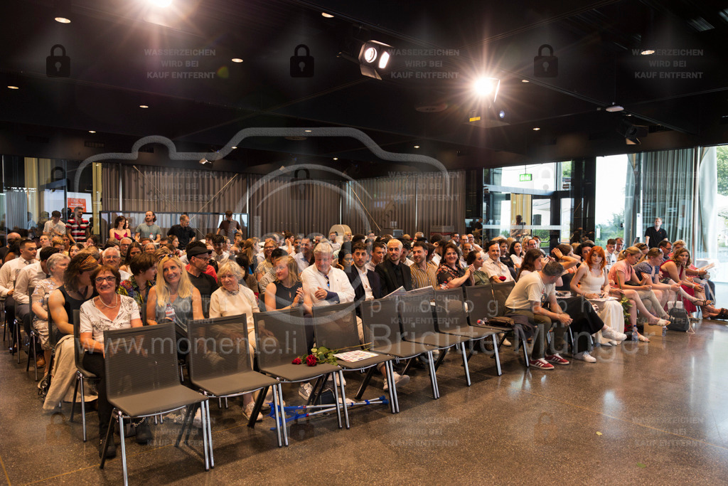 FeusiDiplomfeier_R6OO3272-Verbessert-NR | Brigitte Münger / bmsportphotography - Realisiert mit Pictrs.com