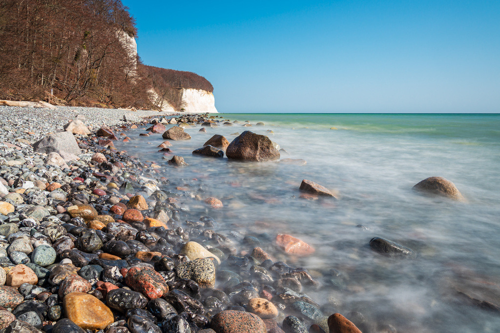 Kreidefelsen an der Küste der Ostsee auf der Insel Rügen | Kreidefelsen an der Küste der Ostsee auf der Insel Rügen.