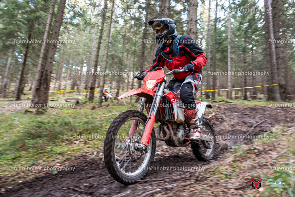 fuernholzer_251026-C1-458 | Fotografische Impressionen von der Red Stag Enduro Extreme by fuernholzer-photography.com. Endurosport in Österreich fotografisch festgehalten von fuernholzer. Auftragsfotografie für Private, Gewerbefotos und Industriefotografie. Eventfotografie, Sportfotografie und Motorsportfotografie. Anbieter von Fotoworkshops, Fototraining, fotografischen Vorträgen und Fotoseminaren.