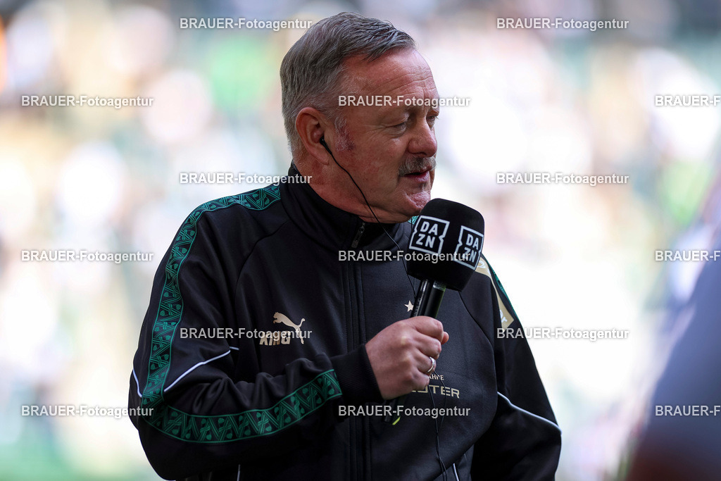 Borussia Mönchengladbach vs Hamburger SV - Bundesliga  | Mönchengladbach, Deutschland, 24.08.25:   Roland Virkus (Geschäftsführer Sport Borussia Mönchengladbach) im Interview waehrend des Spiels der Bundesliga zwischen Borussia Mönchengladbach vs Hamburger SV im Stadion im Borussia Park(Foto von Brauer-Fotoagentur / Adrian Schlueter)