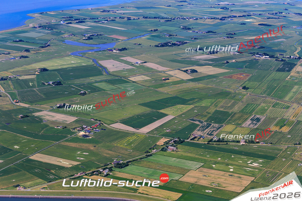 Das Luftbild der Stadt Pellworm wurde 2018 vom Flugzeug heraus erstellt (keine Drohne) Aufnahmehöhe ca.400 Meter- hohe Auflösung für beste Druck-Qualität