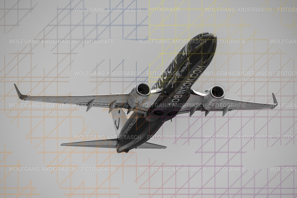 2025812-121750_FRA_18_R3C_0132 | Am Flughafen Frankfurt am Main treffen Dynamik und Präzision aufeinander: Startende und landende Flugzeuge verschiedenster Airlines, festgehalten in Farbe und Schwarz-Weiß. Von kraftvollen Silhouetten bis zur majestätischen Erscheinung der Königin der Lüfte – zeitlose Momente moderner Luftfahrt. - Realisiert mit Pictrs.com