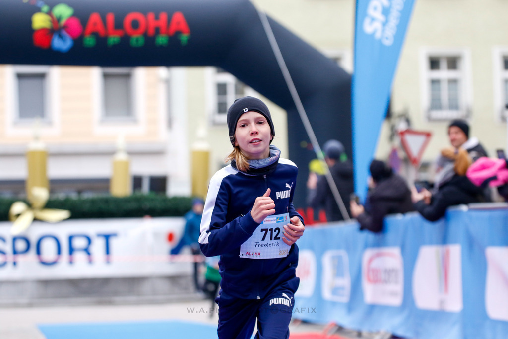 AW_20231231awmac6848 | WELS, 31.12.2023, Sparkasse Silvesterlauf Wels 2023 , Image shows: Photo: WAPICS / Andreas Willdoner