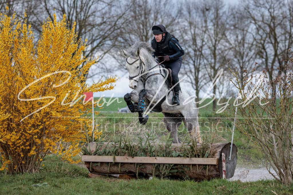 20260329-_3LI4904 | Tierfotografie Pferde, Hunde, Katzen, Haustiere.
Turnierfotografie Reitturniere, Reiten, Springreiten, Dressur in Hanau, dem Main-Kinzig-Kreis und dem Rhein-Main- Gebiet um Frankfurt