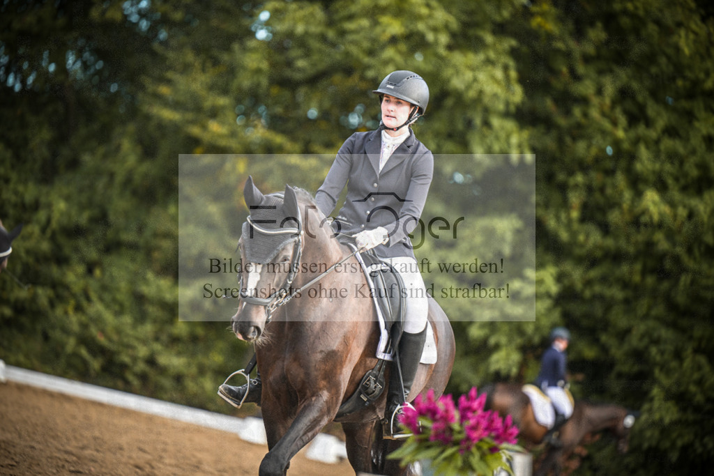 DOS_1885 | Entdecke hochwertige Reitturnierfotos von Foto Oger. Professionell, emotional und authentisch – jetzt Lieblingsmomente im Shop bestellen.Deutschlandweite Turnierfotografie. - Realisiert mit Pictrs.com