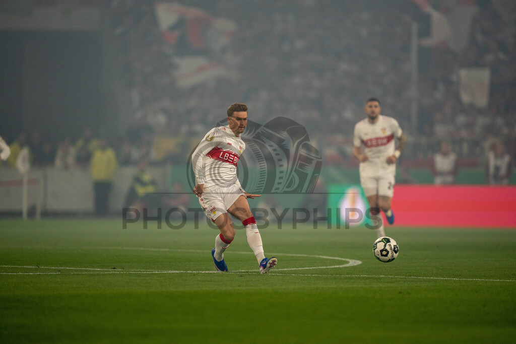 VfB Stuttgart vs. SC Freiburg, Fussball, DFB-Pokal, Halbfinale, 23.04.2026 | Maximilian Mittelstaedt (VfB Stuttgart, #07),VfB Stuttgart vs. SC Freiburg, Fussball, DFB-Pokal, Halbfinale, 23.04.2026DFB regulations prohibit any use of photographs as image sequences and/or quasi-video