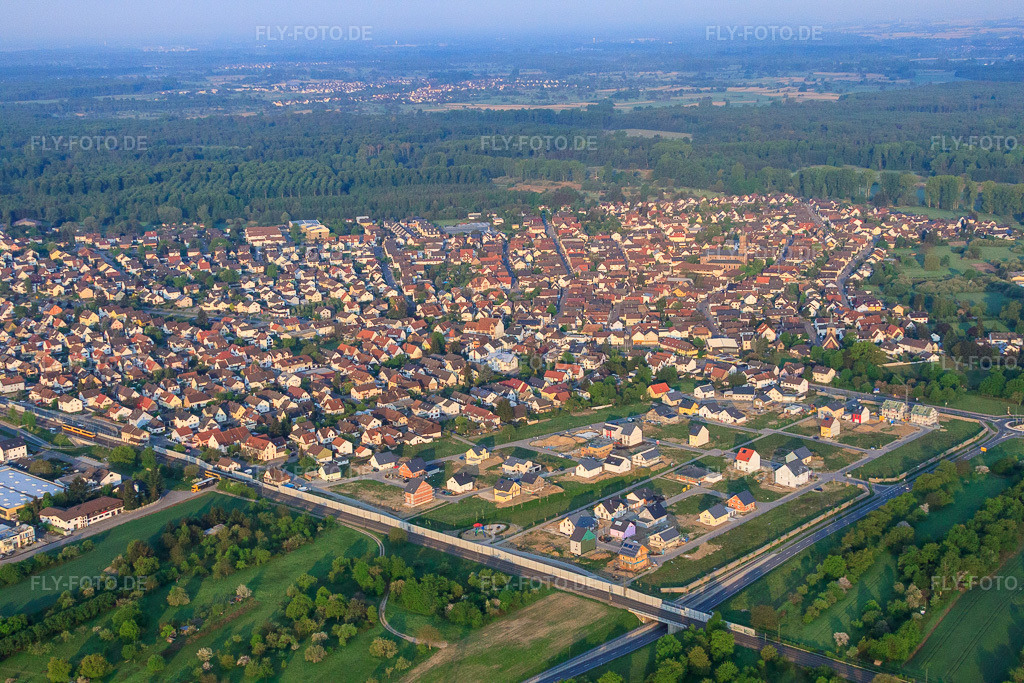 Luftbild: Neubaugebiet Dietrich-Bonhoeffer-Straße an der Nordumfahrung in Bietigheim im Bundesland Baden-Württemberg in Deutschland. Foto: IMG_40271.jpg vom 22.04.2011 durch Werner Riehm/FLY-FOTO.de