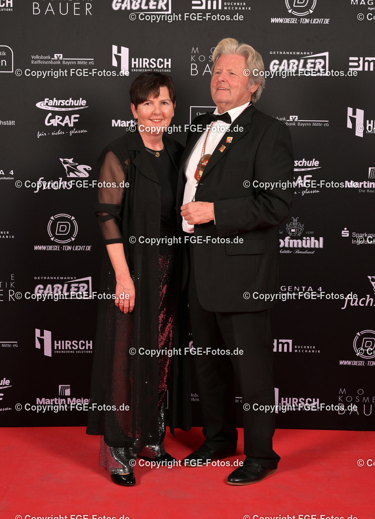 20240113-fge-fotos-0165 | Eröffnungsball der FGE am 13.01.2024 im Alten Stadttheater in Eichstätt. - Realisiert mit Pictrs.com