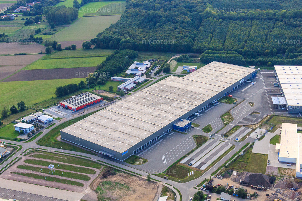 Luftbild: ZUFALL logistics group - Niederlassung Kandel und STS Group im Gewerbegebiet Horst im Ortsteil Minderslachen in Kandel im Bundesland Rheinland-Pfalz in Deutschland. Foto: IMG_44905.jpg vom 03.09.2011 durch Werner Riehm/FLY-FOTO.deZUFALL.DE