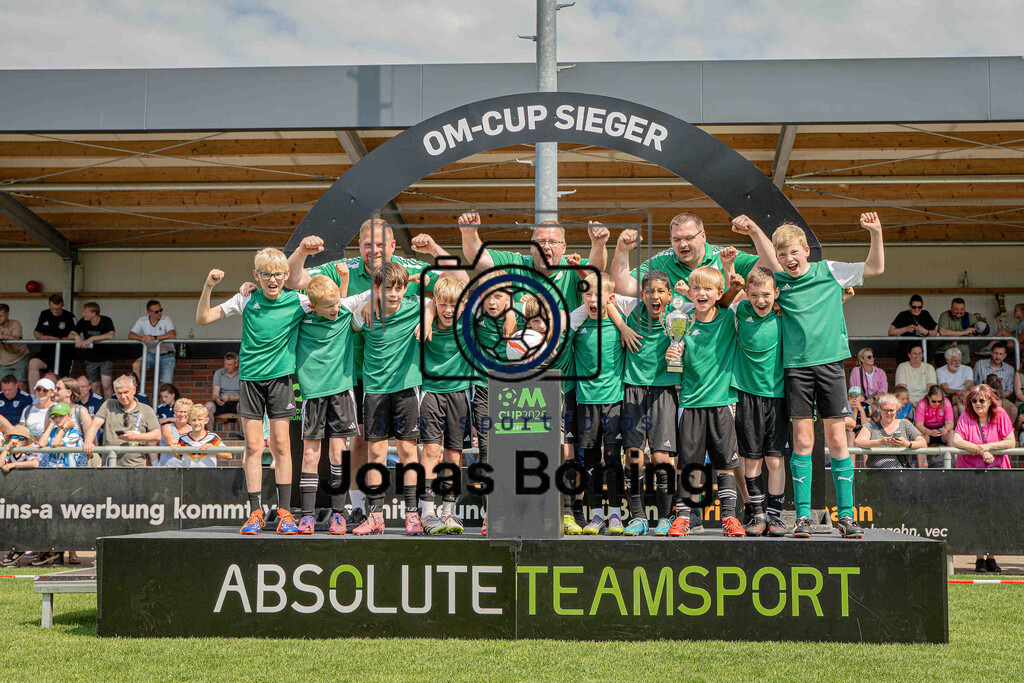 Fußball I E-Junioren I Saison 2025-2026 I OM-Cup Lüsche I Sonntag  I 25316 | jns.sportfotos - Realisiert mit Pictrs.com