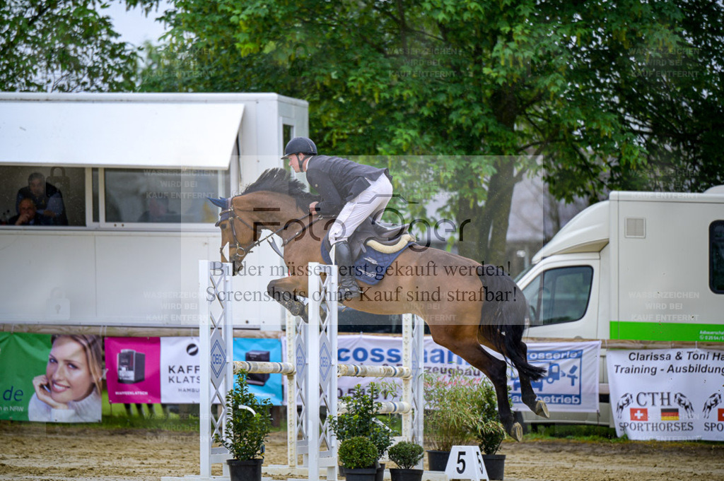 Reitturnier Lienen | Entdecke hochwertige Reitturnierfotos von Foto Oger. Professionell, emotional und authentisch – jetzt Lieblingsmomente im Shop bestellen. - Realisiert mit Pictrs.com