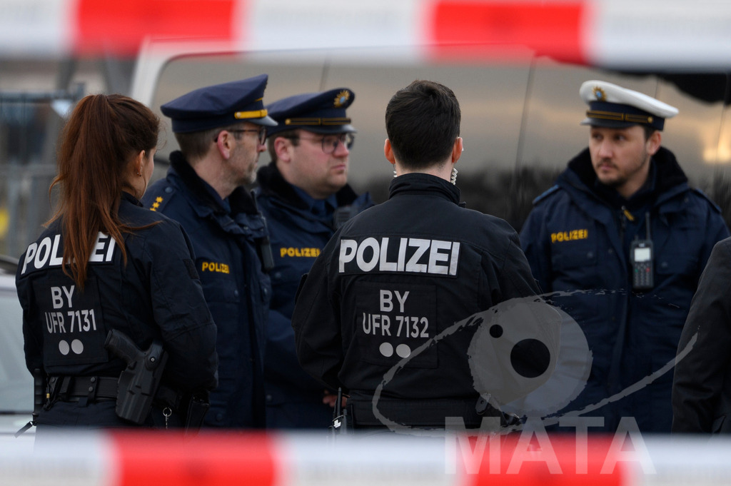 _DWI8949 | MATA IndoCon - Realisiert mit Pictrs.com