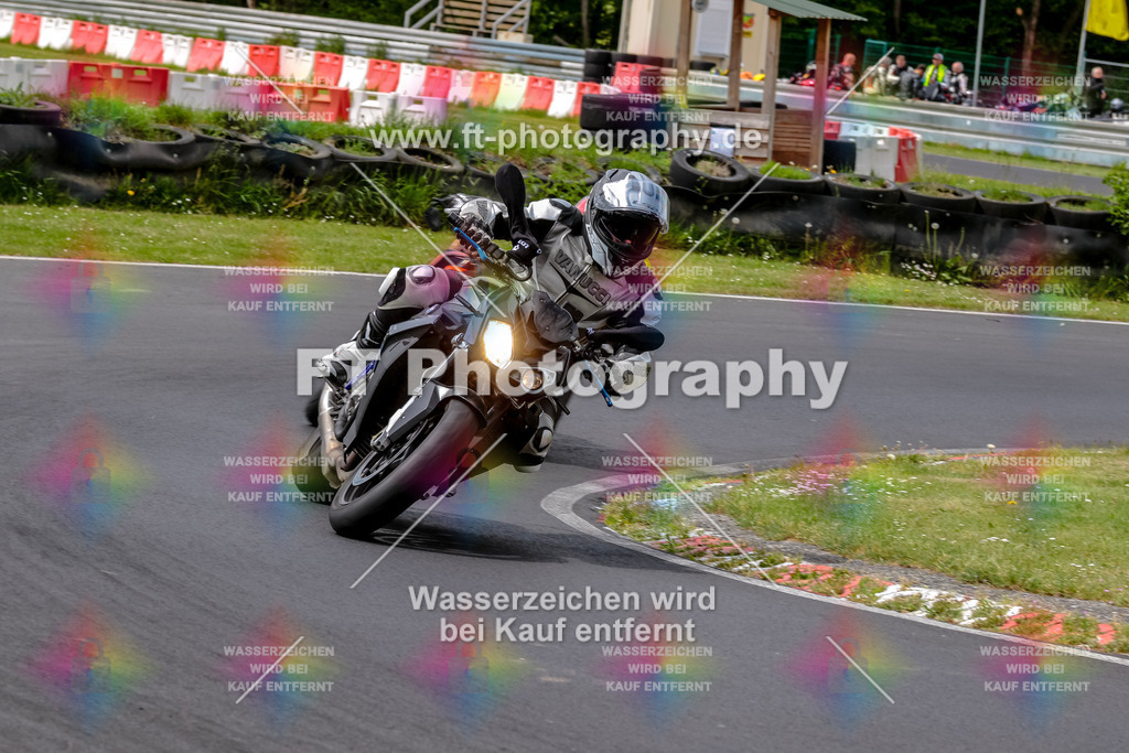 MotoTeamVBK-20960 | Hier findet Ihr Bilder von Touristenfahrten auf der Nürburgring Nordschleife oder von anderen Veranstaltungen die ich besucht habe. Viel Spass beim Durch Schauen 