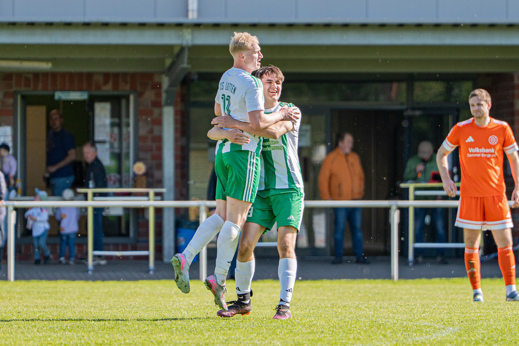 Fußball I Herren I Saison 2025-2026 I Bezirksliga Weser-Ems 4 I 29. Spieltag I TuS Lutten - SV Holdorf I 12495 | jns.sportfotos - Realisiert mit Pictrs.com