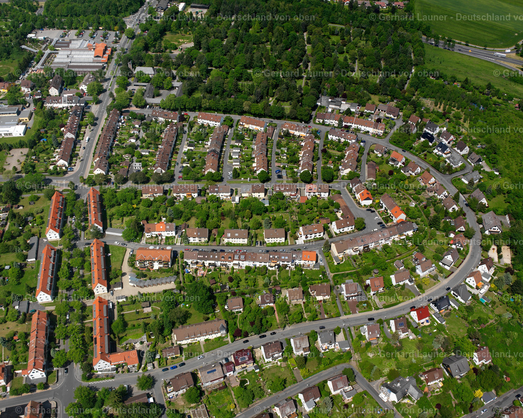 2638396 | GOSLAR 09.06.2006 Wohngebiet - Mischbebauung der Mehr- und Einfamilienhaussiedlung  in Georgenberg im Bundesland Niedersachsen, Deutschland // Residential area - mixed development of a multi-family housing estate and single-family housing estate  in Georgenberg in the state Lower Saxony, Germany Foto: Gerhard Launer