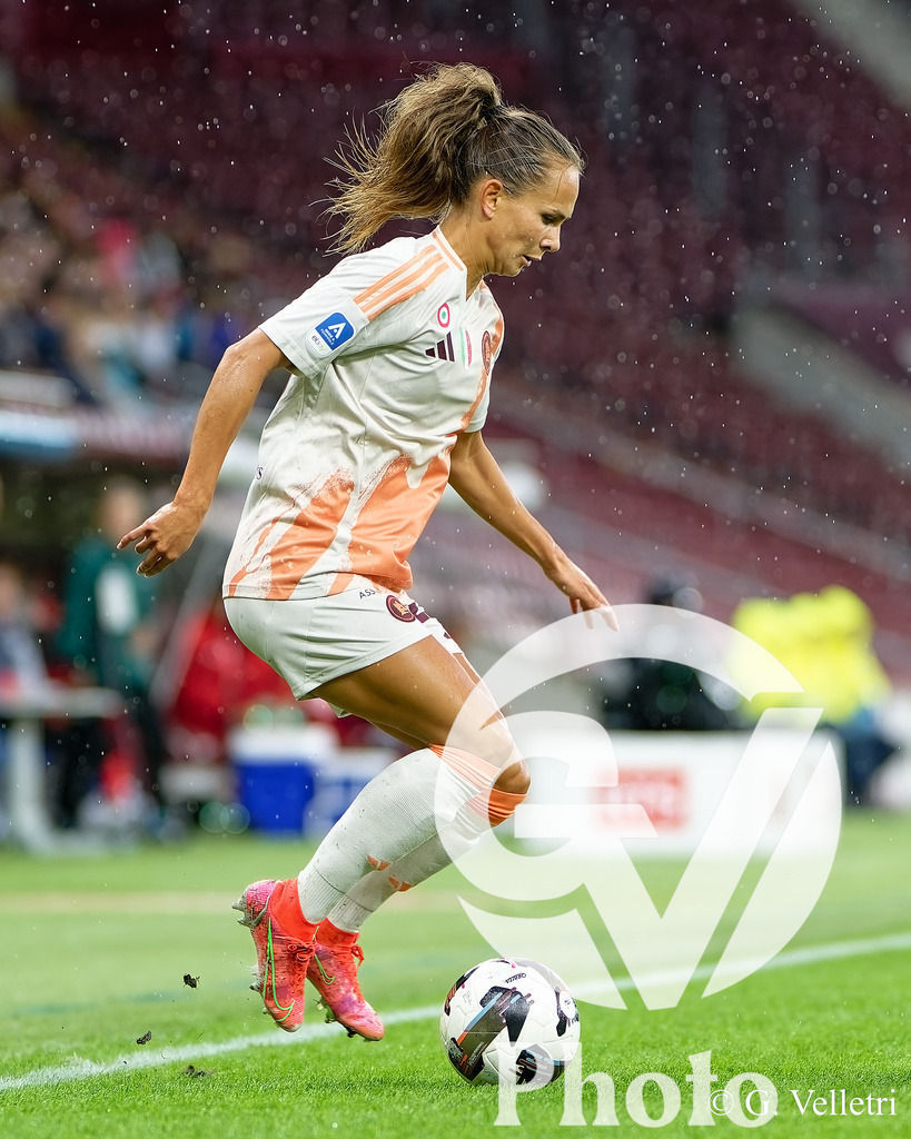 Women's Champions League - Servette FCCF v As Roma | Frederikke Thøgersen (25 As Roma) in action during the Women's Champions League game between Servette FCCF and As Roma at Stade de Genève in Geneva, Switzerland