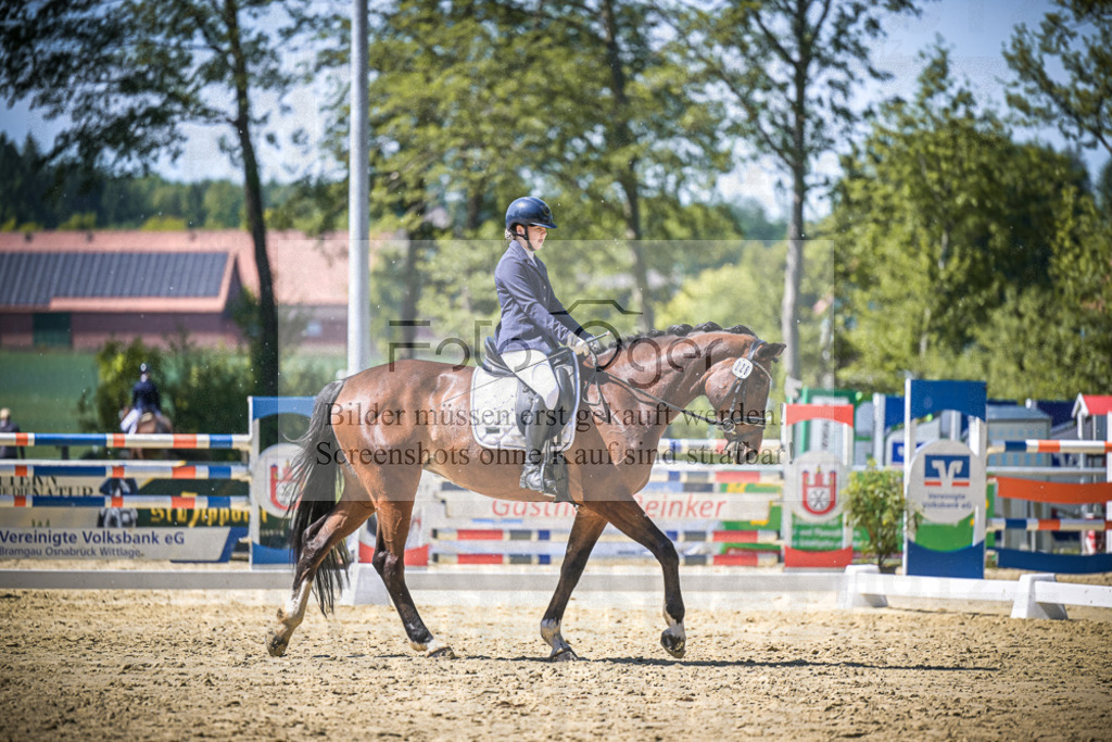 DOS_9198 | Entdecke hochwertige Reitturnierfotos von Foto Oger. Professionell, emotional und authentisch – jetzt Lieblingsmomente im Shop bestellen.Deutschlandweite Turnierfotografie. - Realisiert mit Pictrs.com